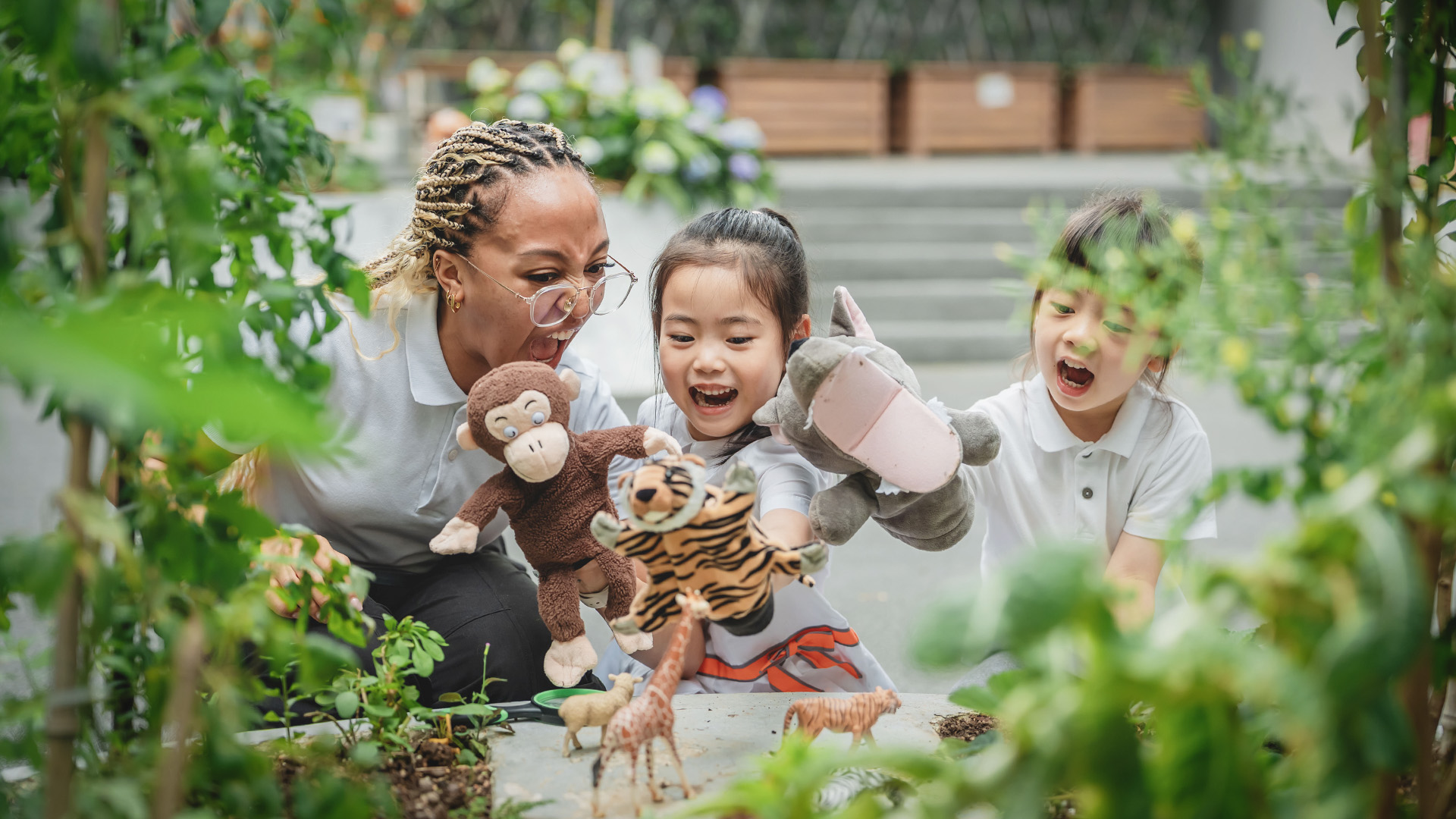 Bilingual horizon, learning without boundaries